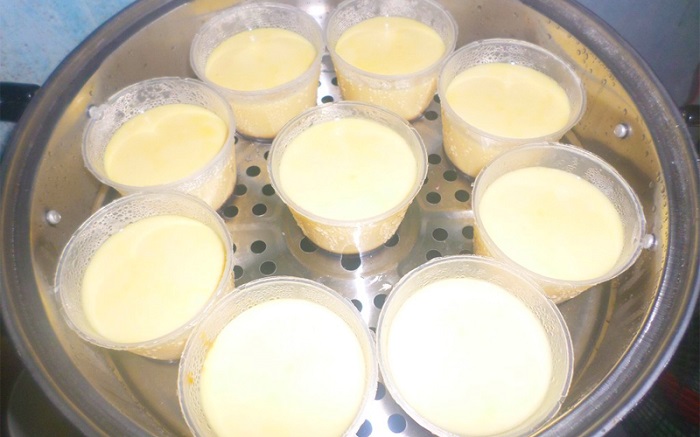 Cách hấp bánh flan bằng xửng
